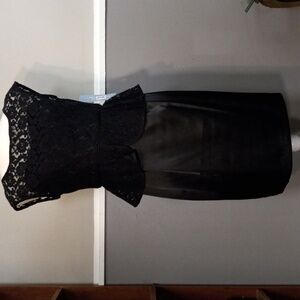 London Times Petites Black, Sleeveless, Lace Top, Zip Back Beautiful Dress